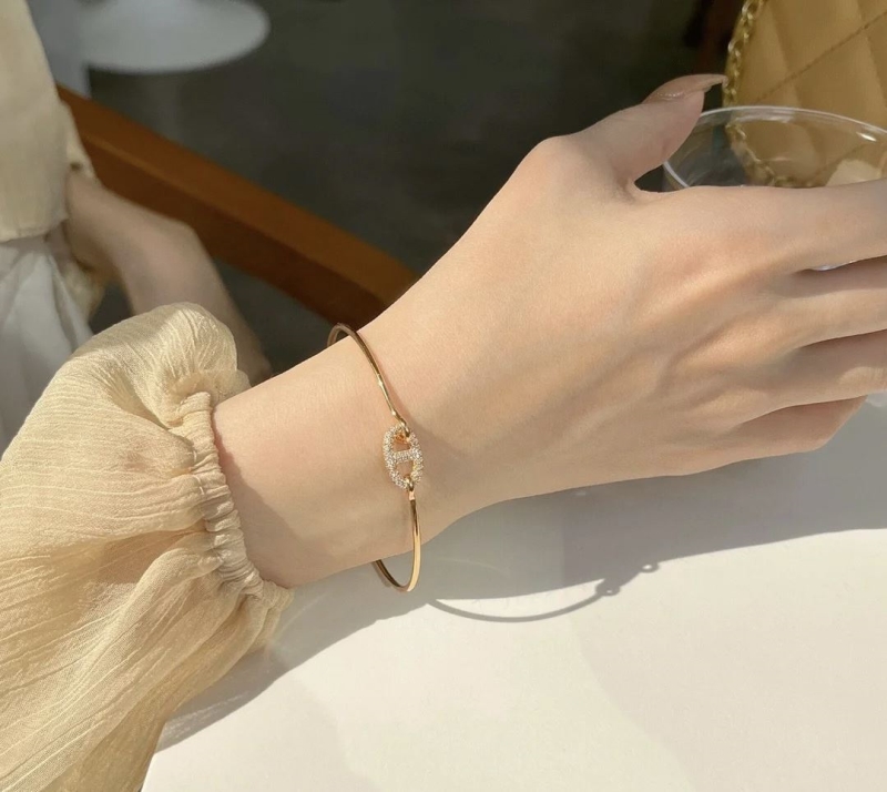 H**me5 bracelets